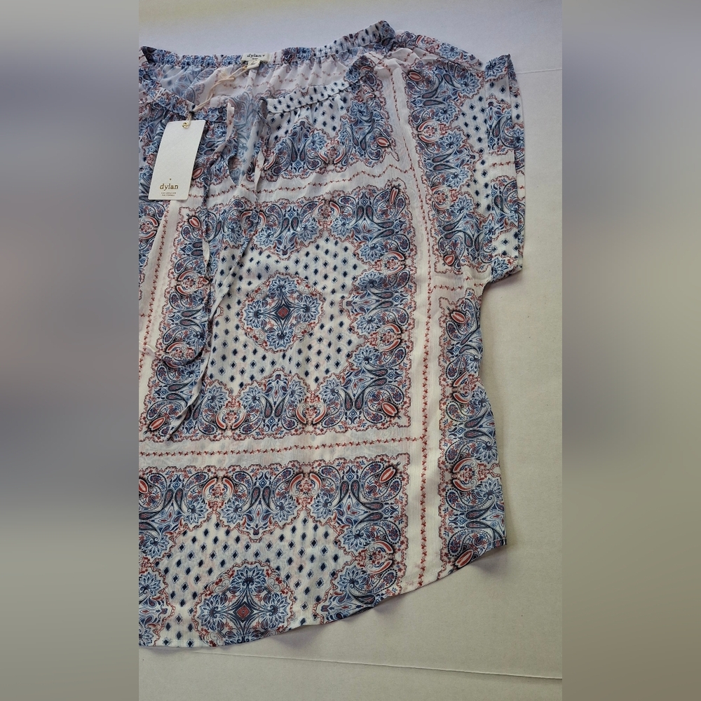 dylan Top - Picture 9 of 14